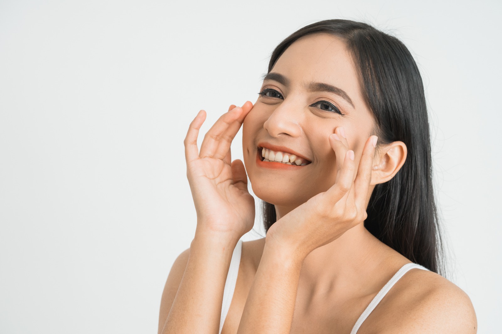 Samarkan Bekas Jerawat dengan Rangkaian Skincare Khusus Acne Prone Skin!